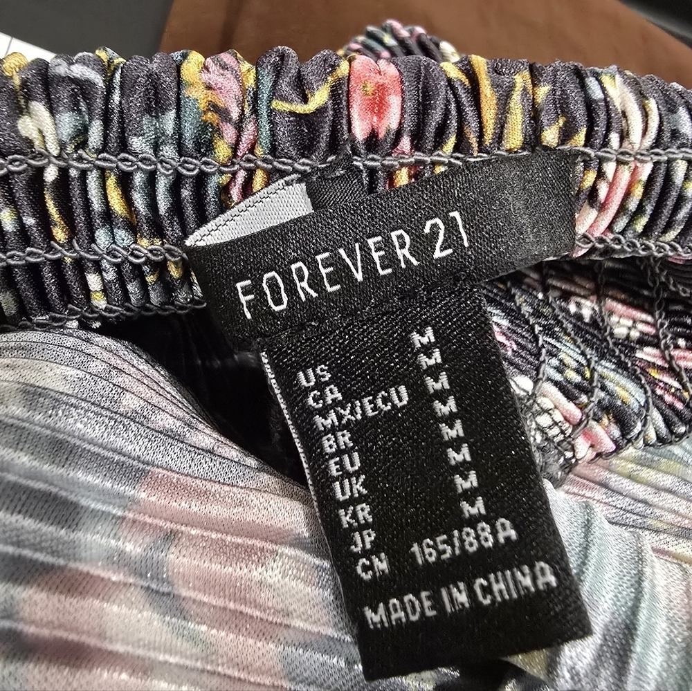 Bohemiam Floral Black and Pink Women's Top - Picture 9 of 9